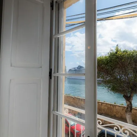 Sea Balcony House * Senglea
