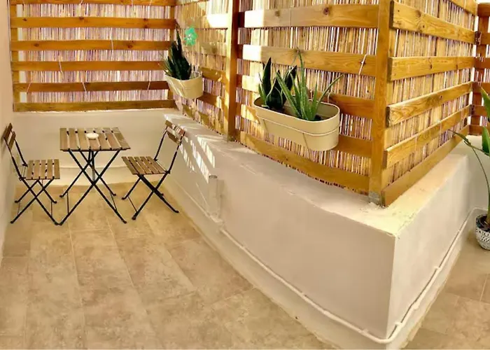 Sea Balcony House סנגלאה